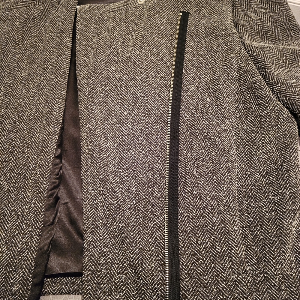 Jacket - Picture 5 of 7